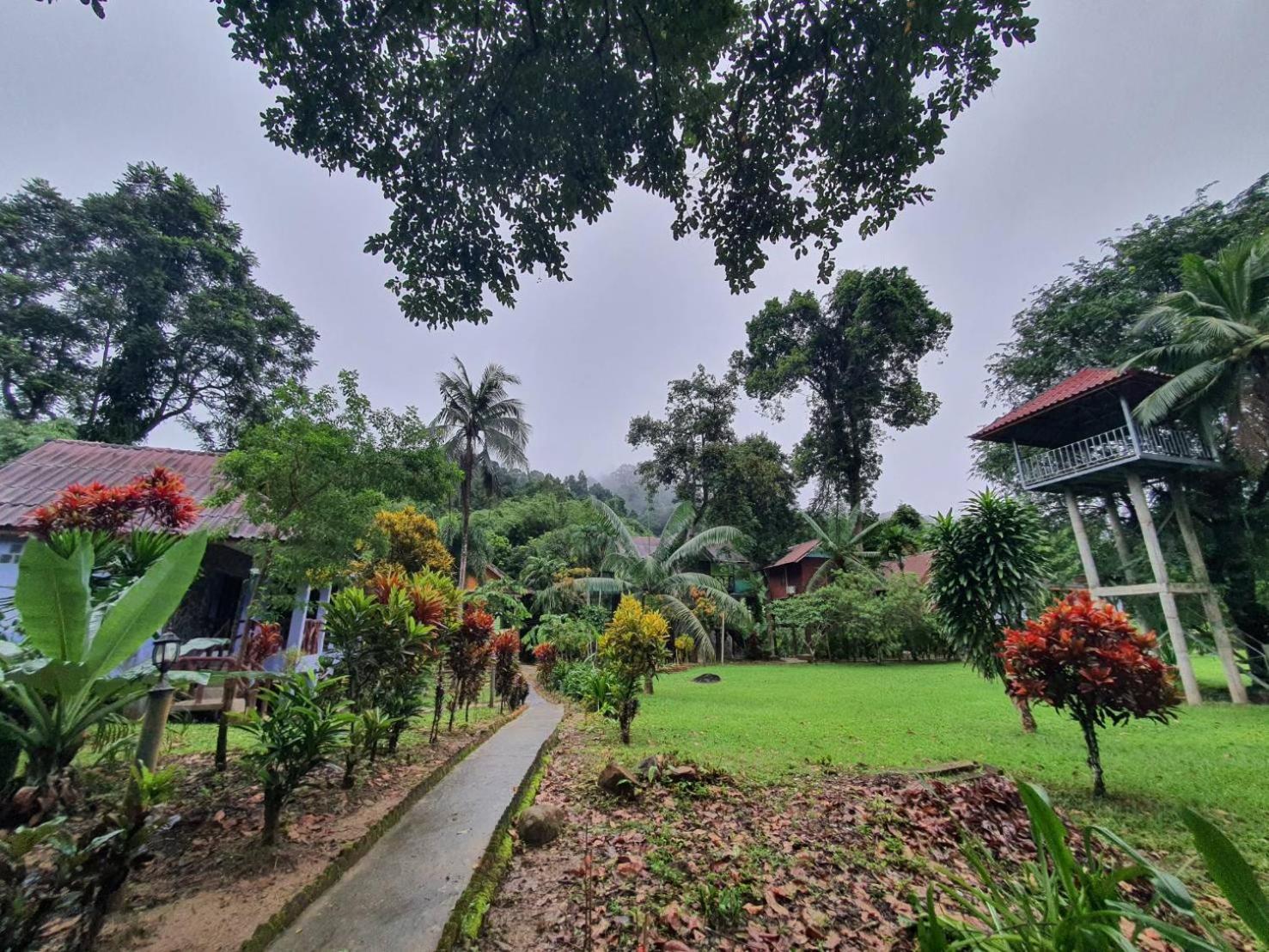 Malulee Khaosok Resort Khao Sok National Park Exterior photo